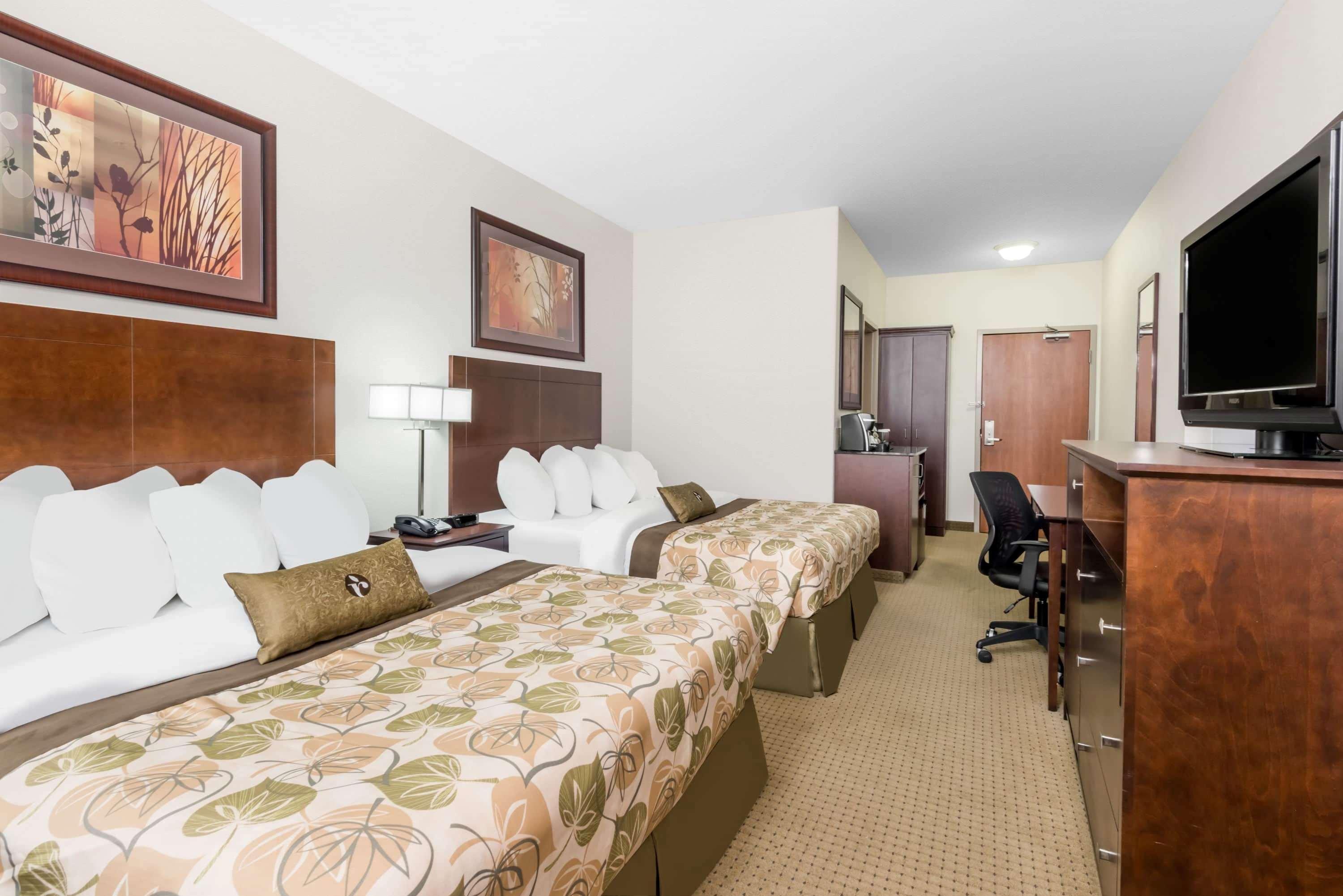 Hotel Ramada By Wyndham Olds Exterior foto